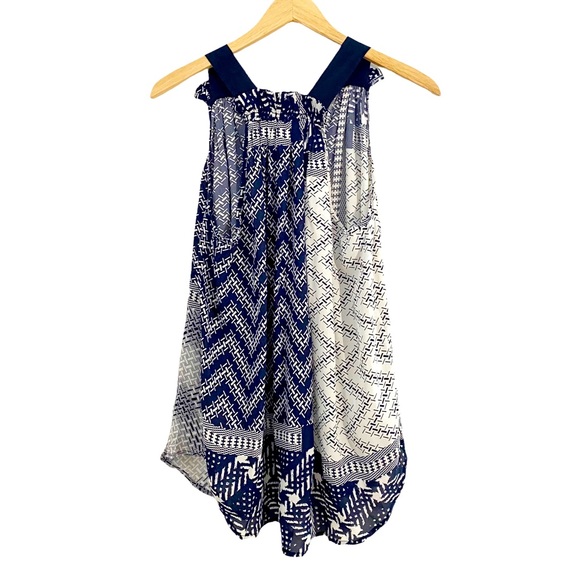 Karen Kane Blue & White Mixed Weave Zig Zag Pattern Sleeveless Top, Size Small - Picture 2 of 8